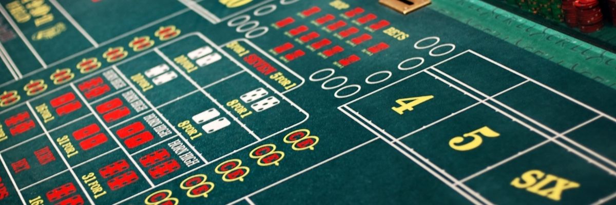 5 Signs You're at a Bad-Luck Craps Table